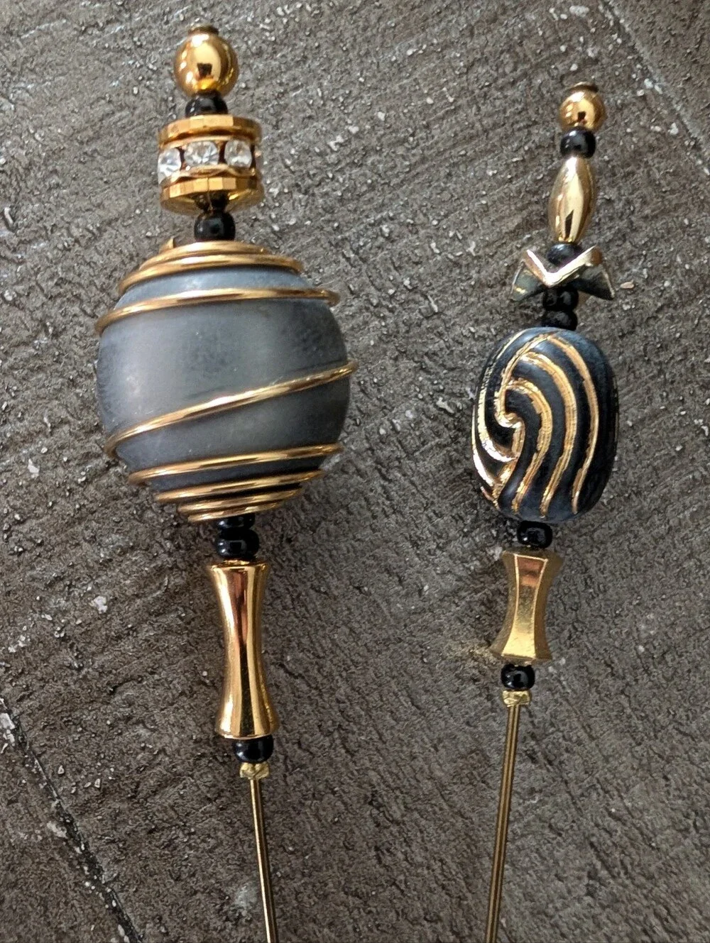 Vintage Black And Gold Tone Hat/Stick Pins